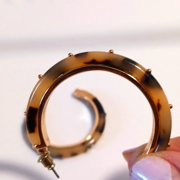 Express 2pr. Pearced Tortoiseshell Design - Picture 5 of 8